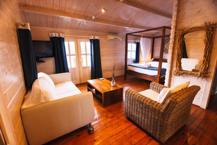 Chalet flottant Le Héron au coucher du soleil