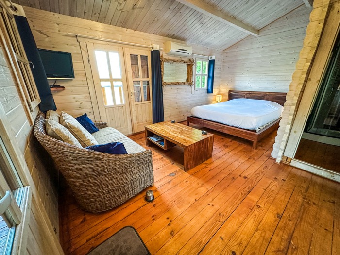 Chalet Le Martin-Pêcheur avec sa grande baie vitrée